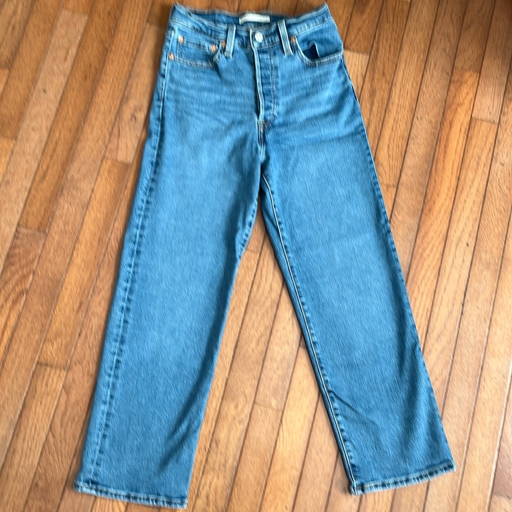 Levi’s rib cage straight ankle jeans size 27